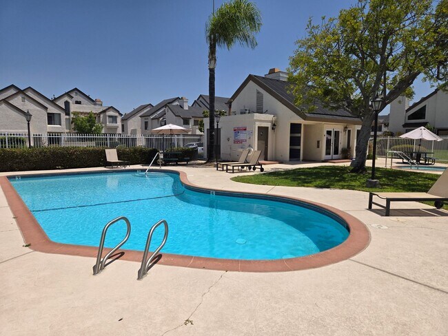 Building Photo - 1532 Granite Hills Dr