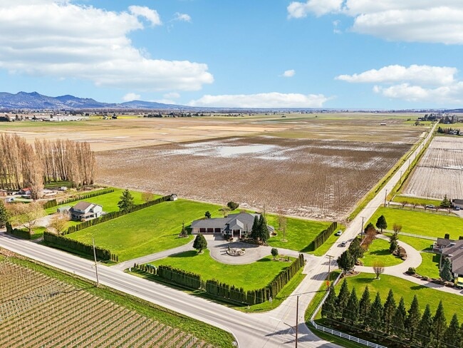 Building Photo - 15541 Bradshaw Rd