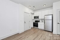 Building Photo - 3515 Markland Dr