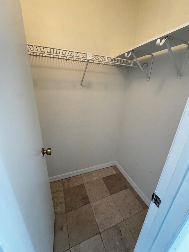 Building Photo - 5200 NW 31st Ave