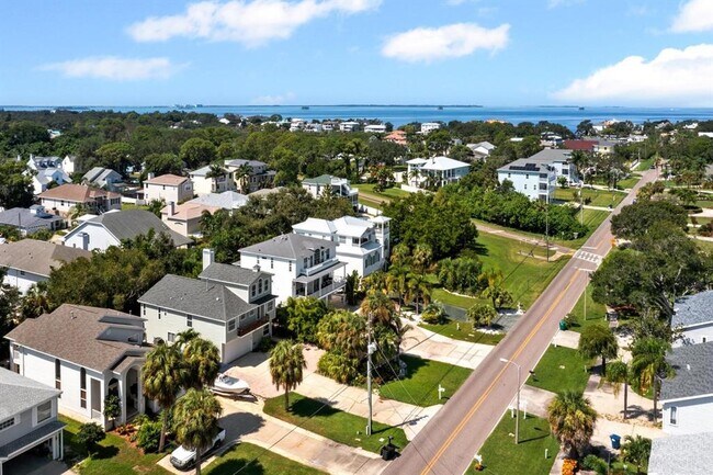 Building Photo - 506 Oceanview Ave