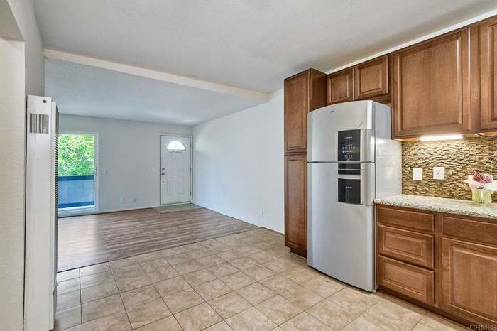 Building Photo - 868 E Alvarado St