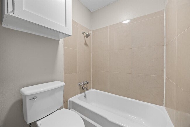 Building Photo - 8903 Parkfield Dr