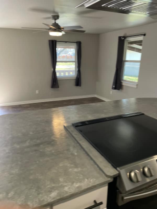 Building Photo - 104 S 5th St