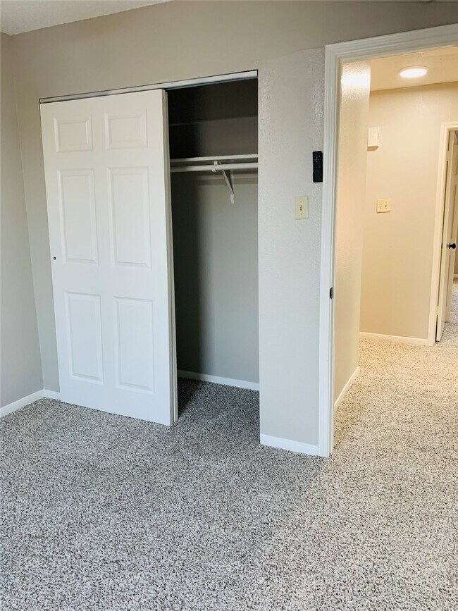 Building Photo - 12500 Brookglade Cir