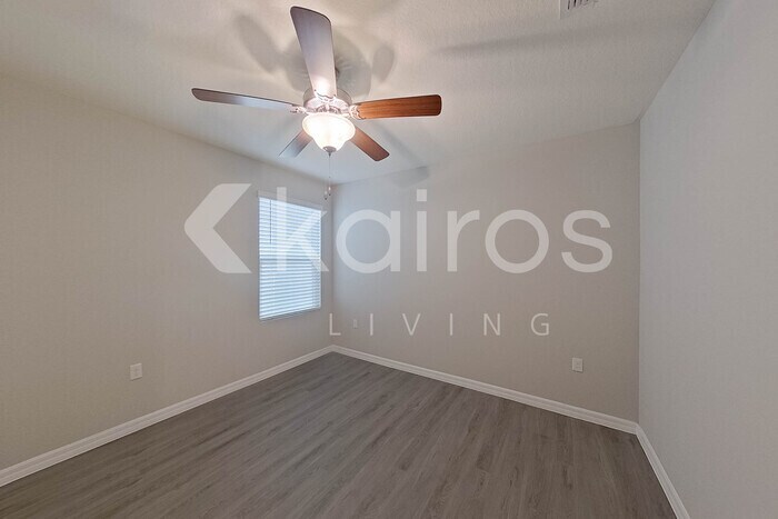 Building Photo - 8688 SW 43rd Ter