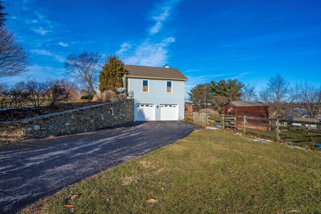 Building Photo - WELLER ESTATES