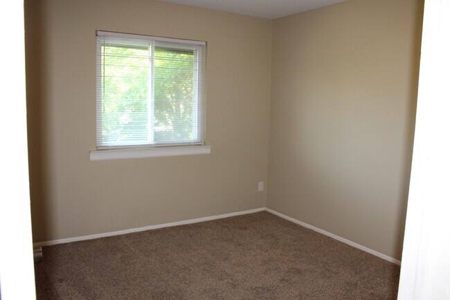 Building Photo - 23200 Huron River Dr