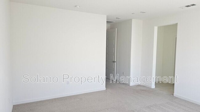 Building Photo - 1317 Essence Ln