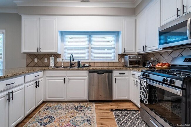 Building Photo - 7701 Halcyon Forest Trail