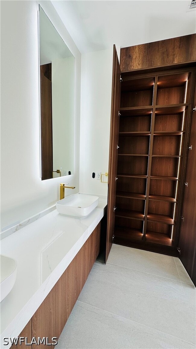 Building Photo - 15482 Viscount Cir