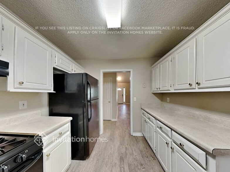 Building Photo - 10 Hawks Nest Ct