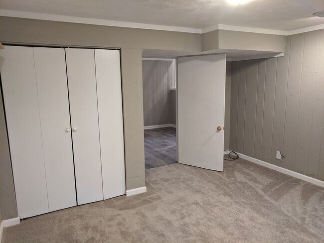 Building Photo - *****Huge 4 bedroom, 3 full bath home FOR ...
