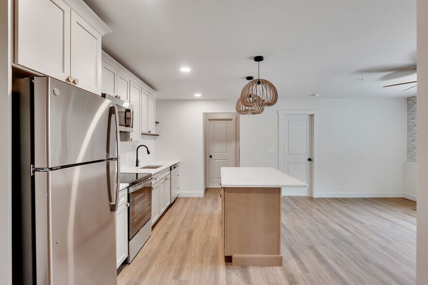 Building Photo - 36 Pawling Ave