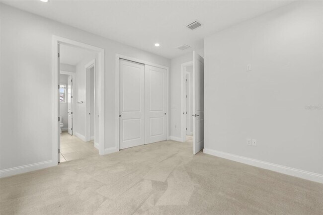 Building Photo - 10511 Royal Cypress Way