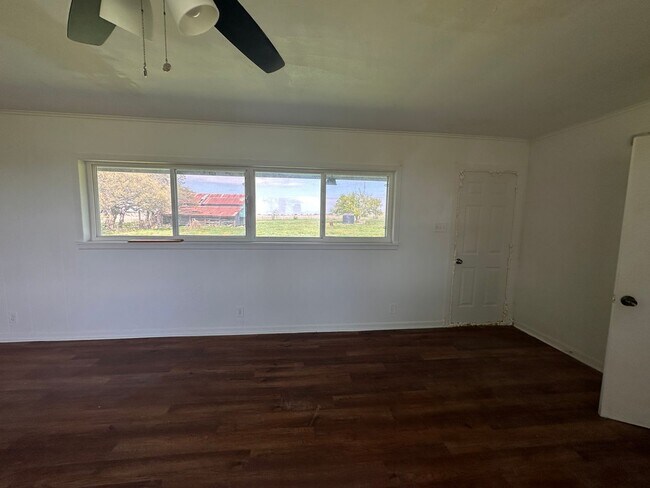 Building Photo - 850 County Road 218,