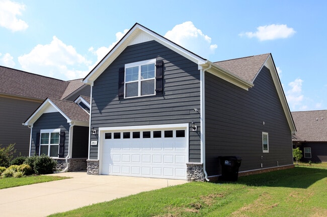 Building Photo - 2431 Hollis Dr