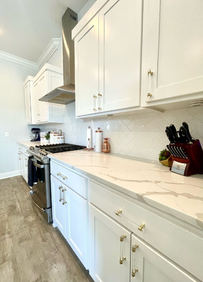 Building Photo - 2014 W Chandler Ave