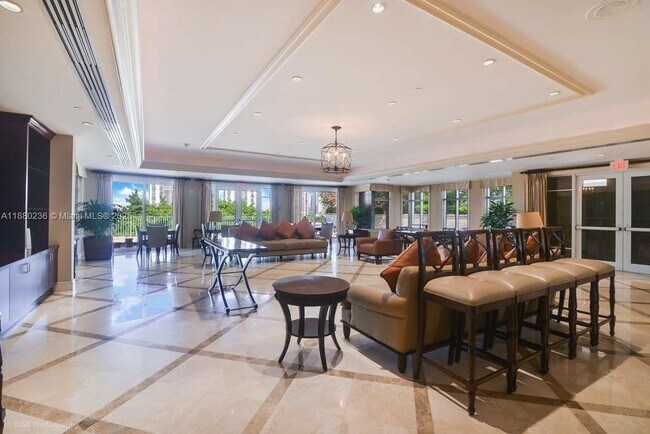 Building Photo - 20000 E Country Club Dr