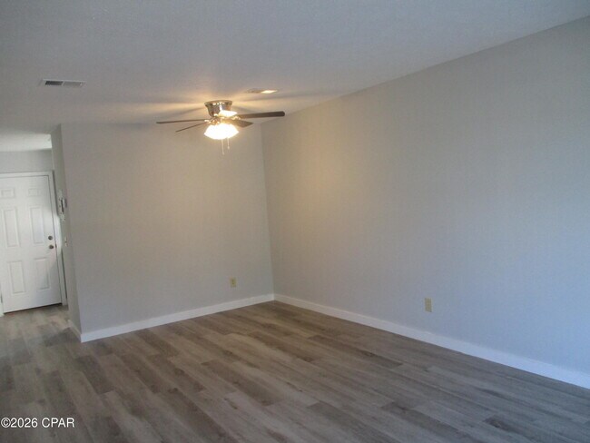 Building Photo - 1220 Stephen Dr