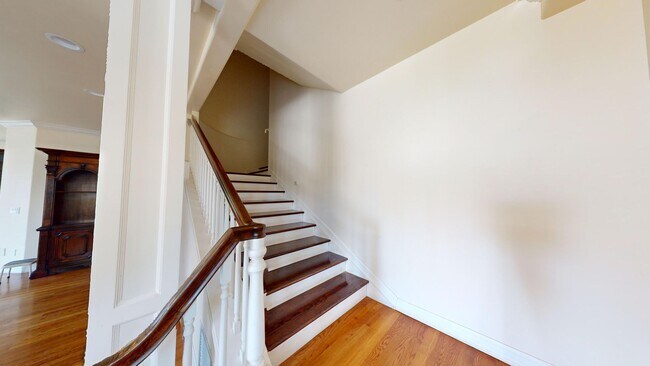 Building Photo - 1029 Park Pl