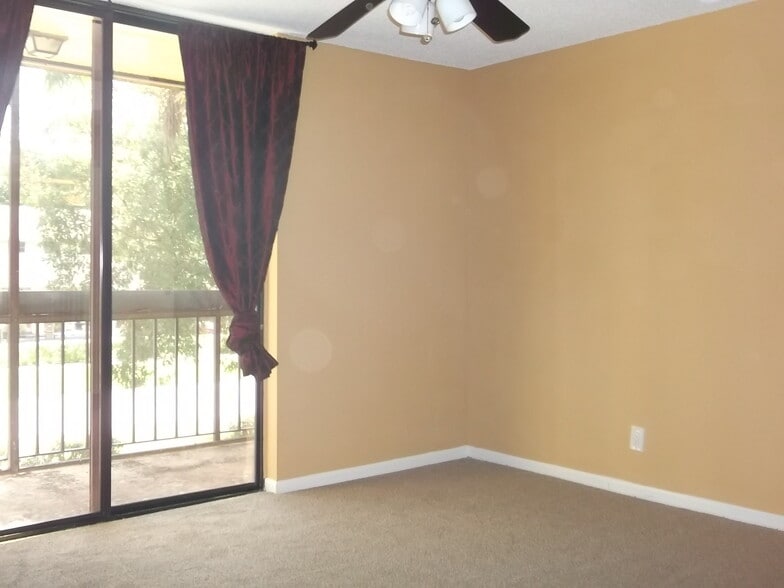 Building Photo - 743 SE 1st Way