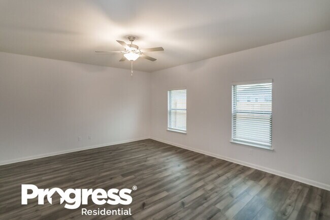 Building Photo - 325 Ridgeland Oak Dr