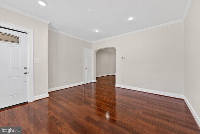 Building Photo - 1618 18th St SE