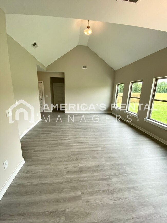 Building Photo - Home for Rent in Clanton, AL!!! Coming Soon!