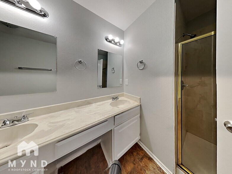 Building Photo - 4628 Feathercrest Dr