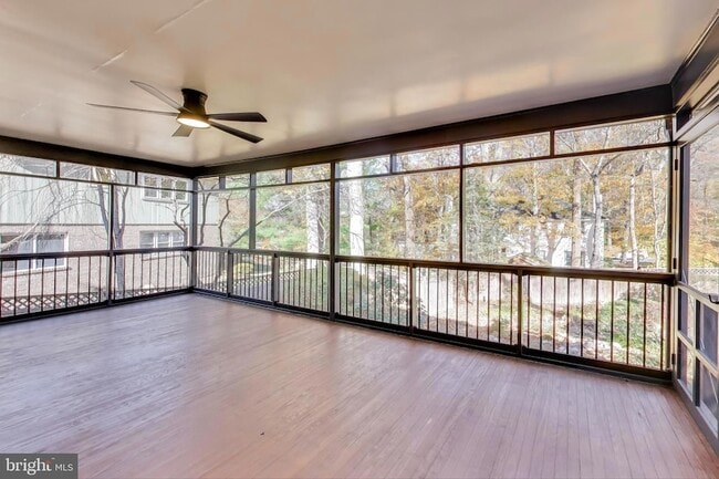 Building Photo - 4001 N Ridgeview Rd