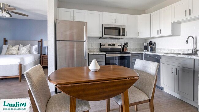 Building Photo - 2305 Aaron St