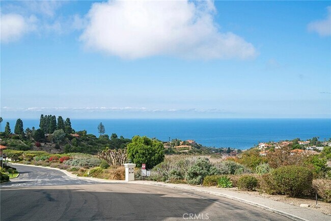 Building Photo - 6542 Ocean Crest Dr
