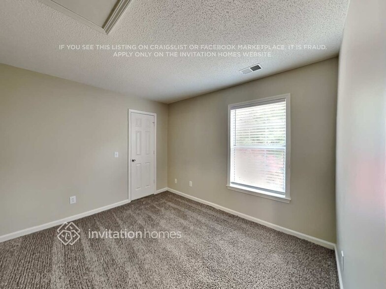 Building Photo - 6000 Elm Cove Ln