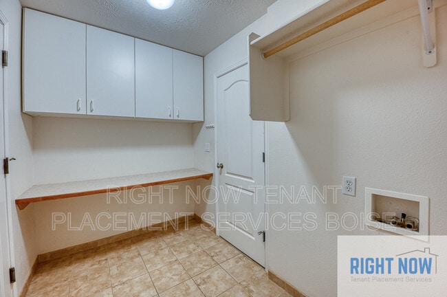 Building Photo - 4141 W Patel Dr
