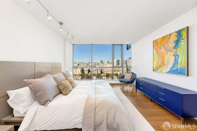 Building Photo - 718 Long Bridge St