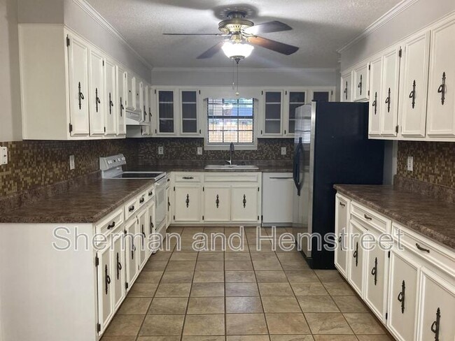 Building Photo - 267 Sioux Ct