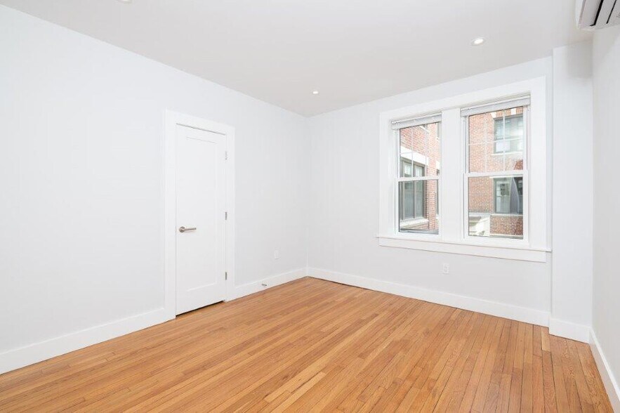 Building Photo - 15A Forest St