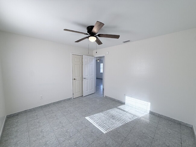 Building Photo - Moving Ready! 3-Bedroom   + 2-Bathroom + Bonus Room