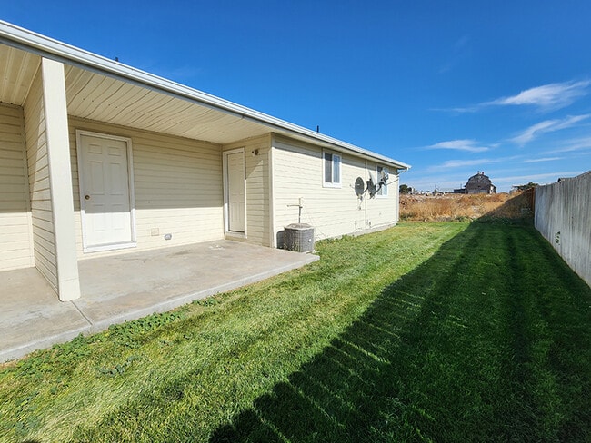 Building Photo - 226 N Grant St