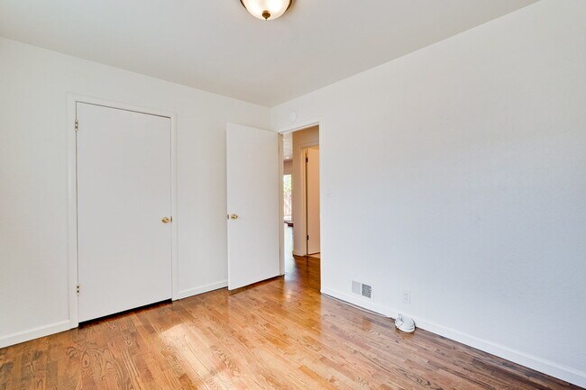 Building Photo - Updated 3BR/2BA Home with Great Schools and Convenient Location