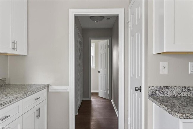 Building Photo - 1716 Chilhowie Cir