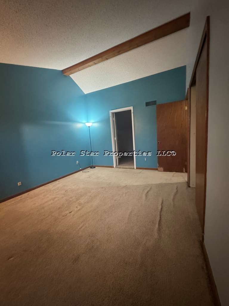 Building Photo - 767 Robin Rd