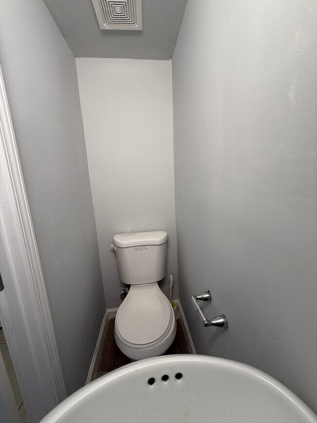 Building Photo - 238 Stevenson Square