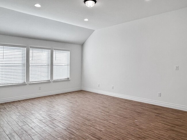 Building Photo - New Braunfels New Build with Office Flex Room & Designer Finishes