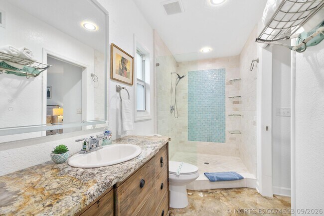 Building Photo - 1601 S Palmway
