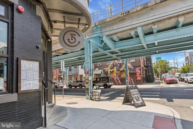 Building Photo - 107 W Thompson St