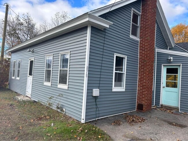 Building Photo - 878 1st NH Turnpike