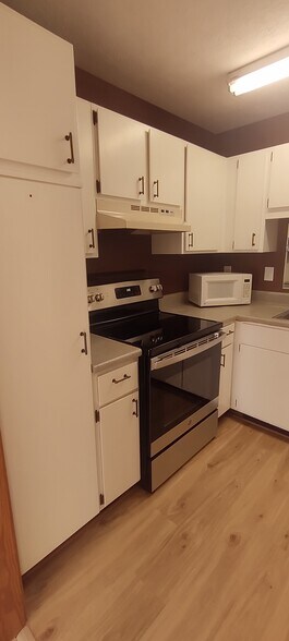 Building Photo - 521 Courtwood Ln