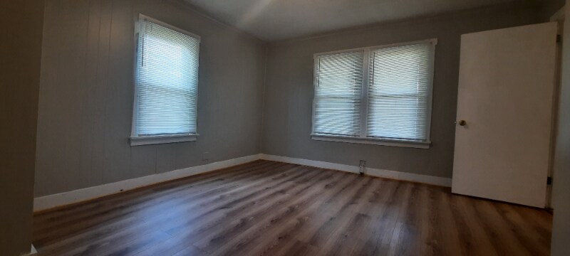 Building Photo - 1610 24th Ave N